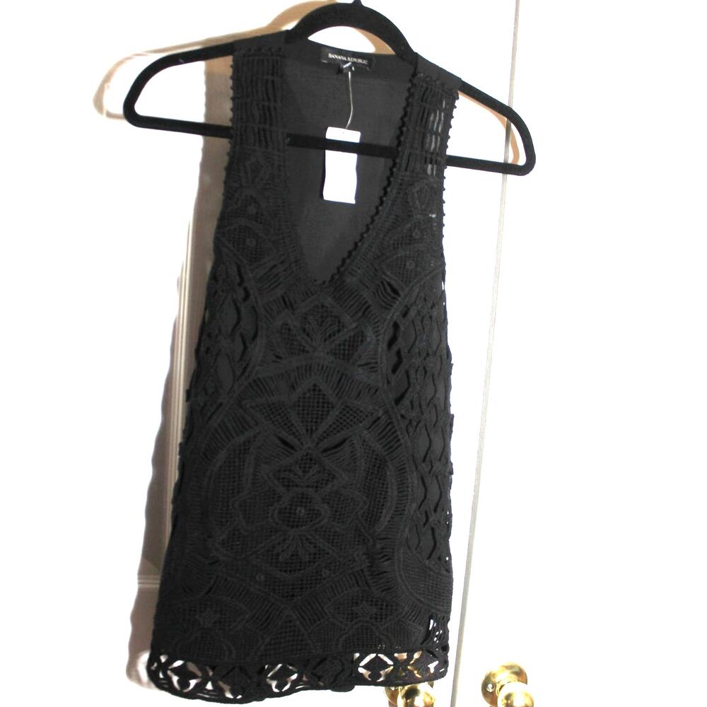 Banana Republic Black Crocheted Lace V-Neck Racerbank Tank Top sz XS NEW